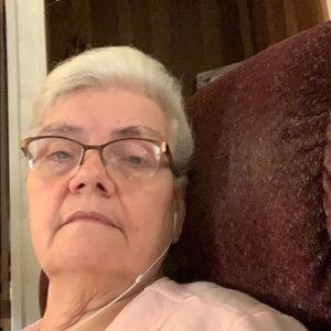 Meet your Posher, Leonia